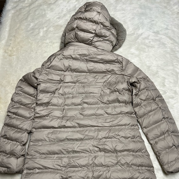 NWOT tan puffer‎ jacket with removable fur hood - Picture 4 of 5
